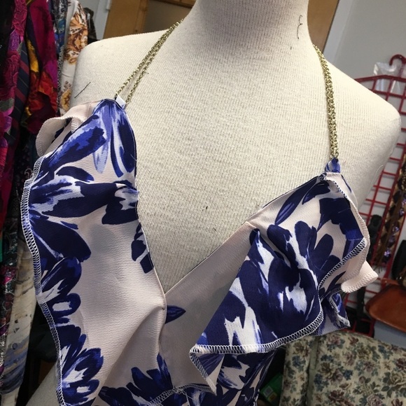 Floral print blouse with chain straps - Picture 2 of 8